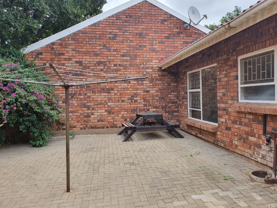 2 Bedroom Property for Sale in Pellissier Free State